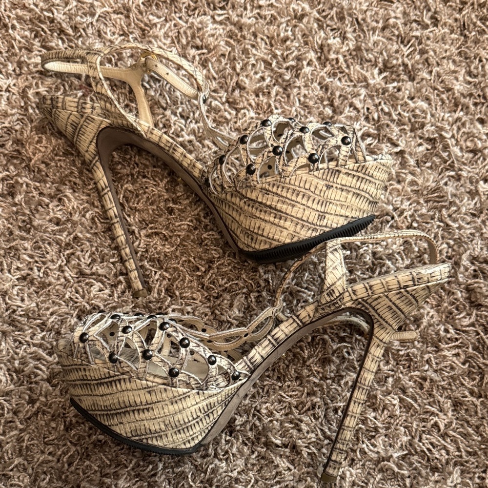 Sergio Rossi platform Women's Beige Snakeskin T-Strap Dress Sandals - Picture 6 of 6